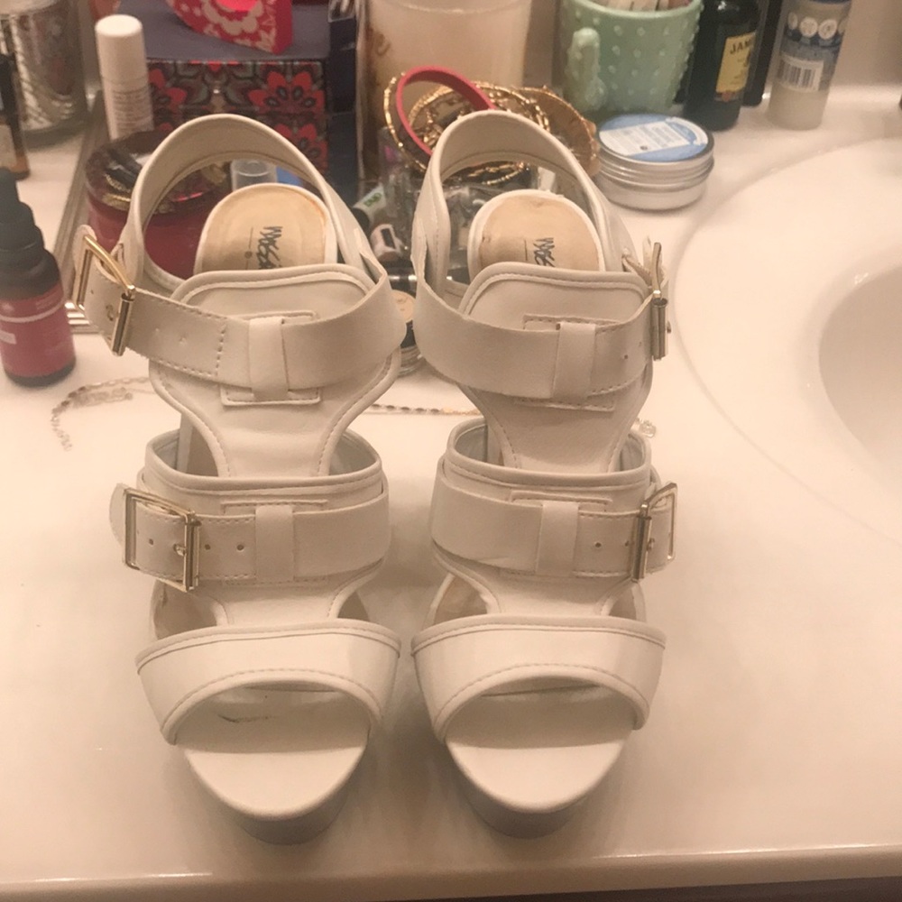 White mossimo heels